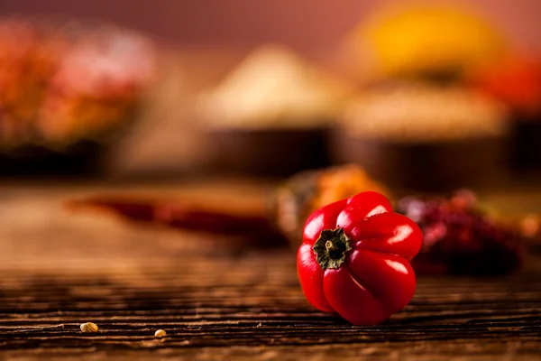 Tema oriental tradicional con especias — Foto de Stock