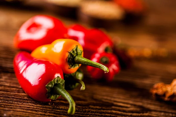 Traditional oriental theme with spices — Stock Photo, Image