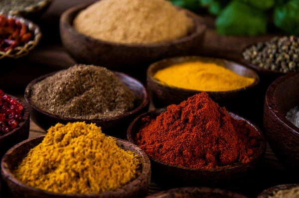 Traditionella orientaliska dem med kryddor — Stockfoto