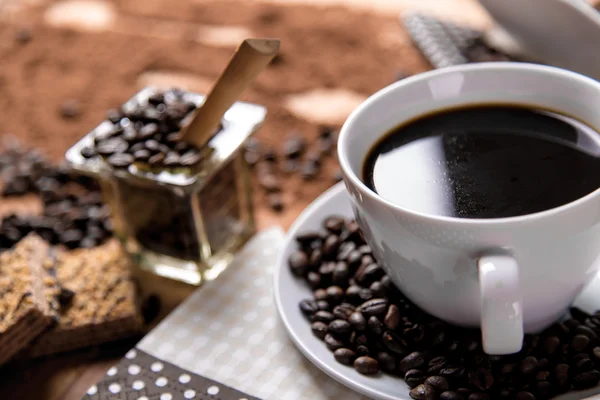 Natuurlijke traditionele koffie, huis ambient thema — Stockfoto