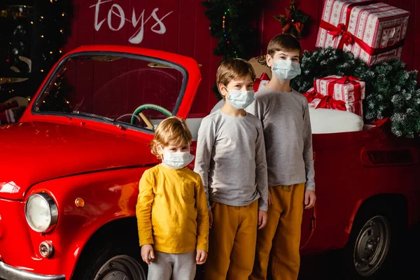 Cute Serious Brothers Boys Medical Masks Preparing New Year Christmas — Stock Photo, Image