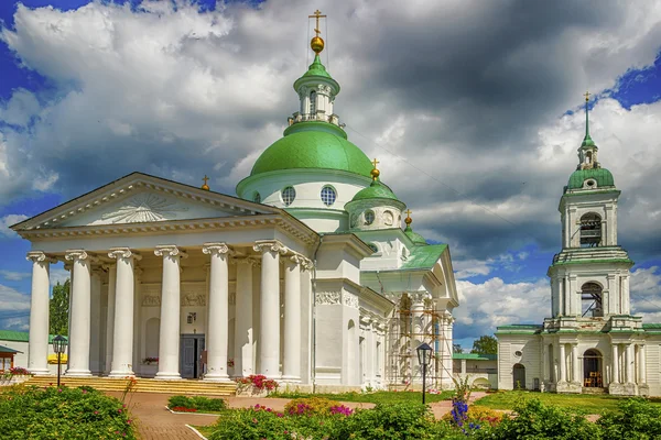 Spaso-yakovlevsky dimitriev Kloster in Rostov veliky Russia zu — Stockfoto