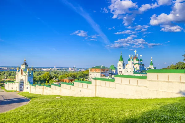 Rusia Monasterio de ascensión Pechersky en Nizhny Novgorod — Foto de Stock