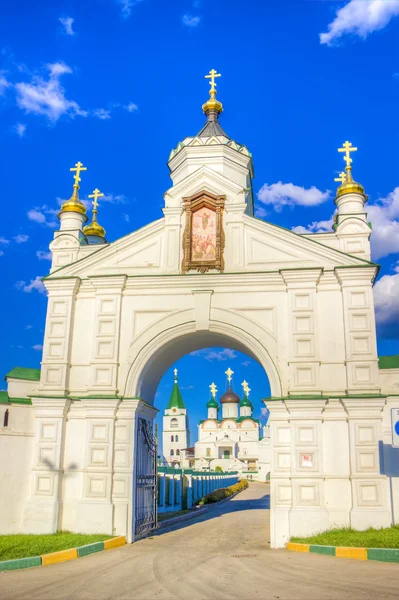 Russland pechersky aufstiegskloster in nizhny novgorod — Stockfoto