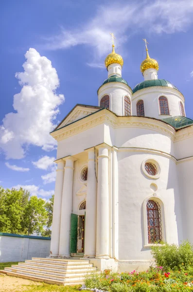 Ryssland epiphany nunneklostret fedorovskaya kyrkliga uglich — Stockfoto