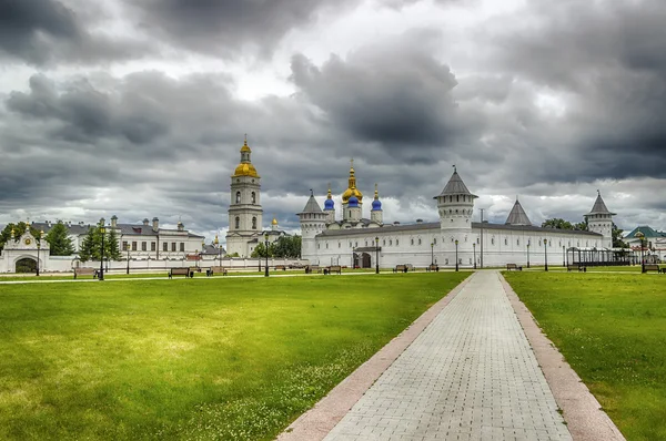 Tobolsk Kremlin panorama dreigend hemel — Stockfoto