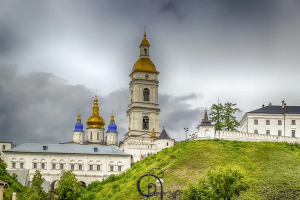 Панорама Тобольского Кремля, угрожающая небу — стоковое фото