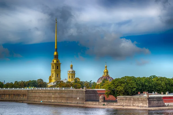 Peter en Paul Fort Rusland St. Petersburg uitzicht op rivier de Neva — Stockfoto