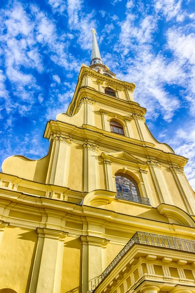 Spire  bell tower  Peter and Paul Cathedral in St. Petersburg — Stock Photo, Image