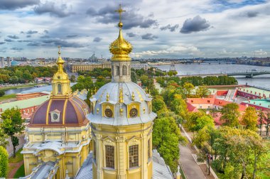 Peter ve Paul Katedrali üstten görünüm panorama St-Petersburg kubbe