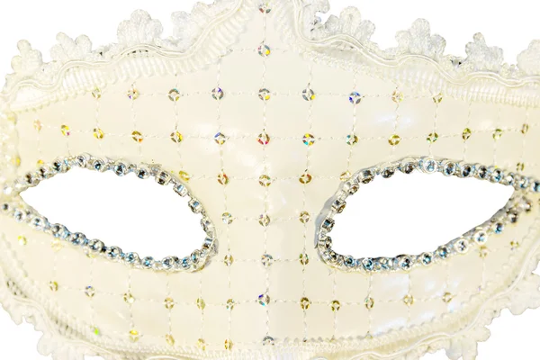 Masque de carnaval blanc décorations vue arrière-plan isolé fermer - — Photo