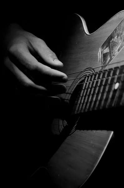 eski gitar.