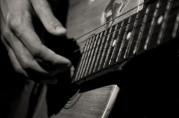 Старая гитара . — стоковое фото