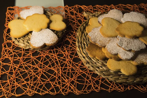Cookies Heart Shapes Stars Wicker Plate — Stock Photo, Image