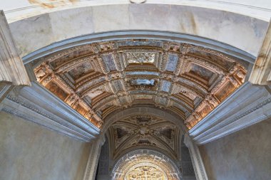 Venedik, İtalya; 6 Haziran 2024: Doge Sarayı 'nın iç avlusu tuğla cephesini gösteriyor.