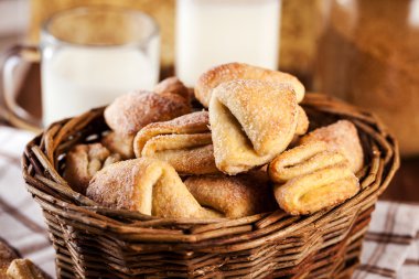 ev yapımı kurabiye ve süt