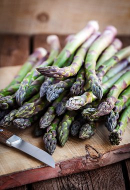 taze yeşil kuşkonmaz