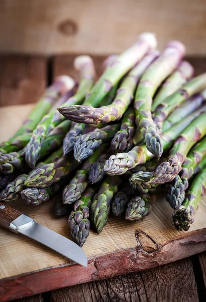 taze yeşil kuşkonmaz