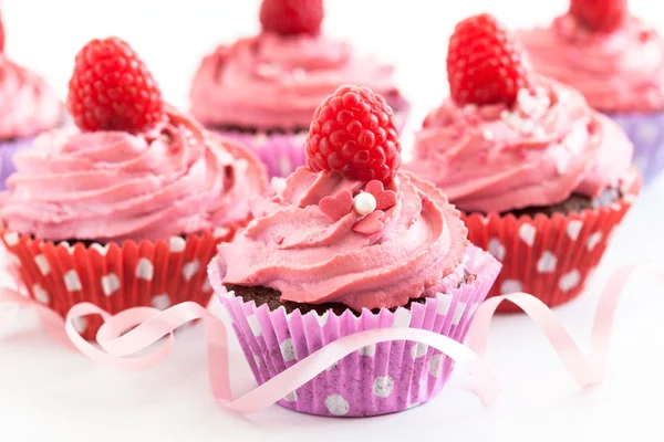 Leckere Himbeer-Cupcakes — Stockfoto