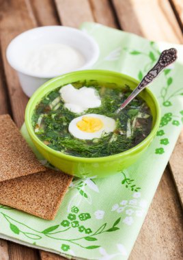 yumurta ile soğuk kuzukulağı çorbası