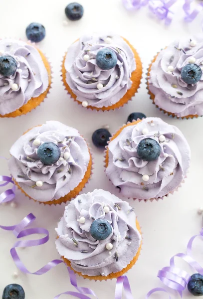 Cupcakes aux bleuets et lavande — Photo