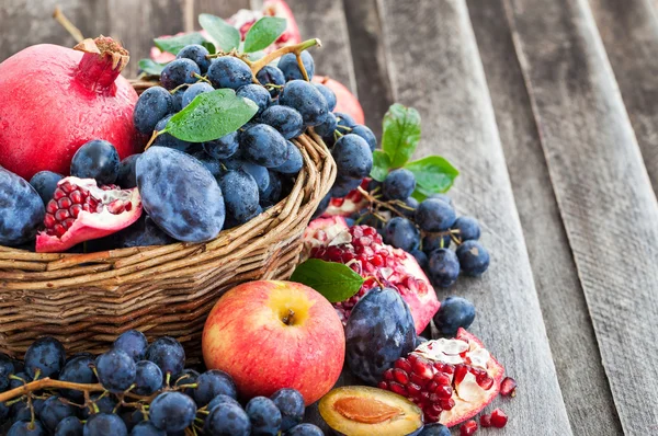 Frutas frescas de otoño — Foto de Stock