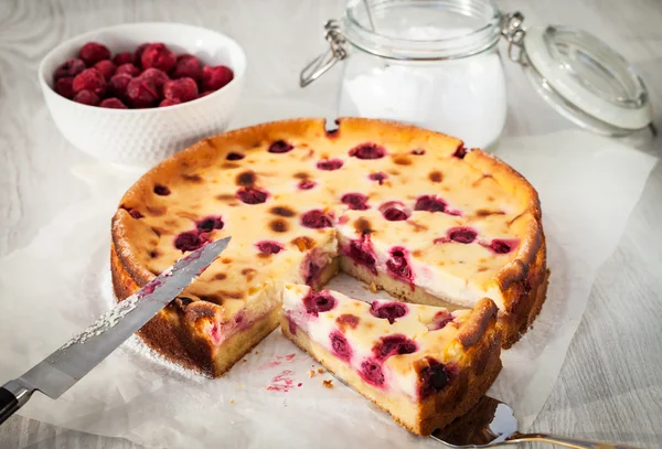 Pastel casero de queso cremoso de cereza — Foto de Stock