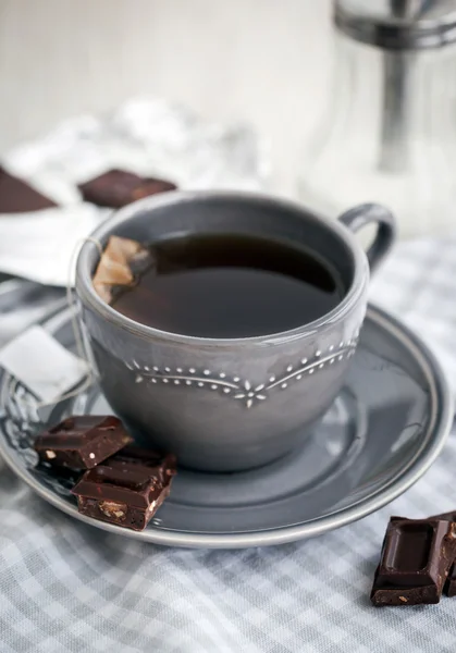 Cup of hot black tea — Stock Photo, Image