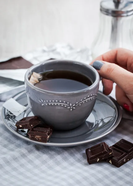 Cup of hot black tea — Stock Photo, Image