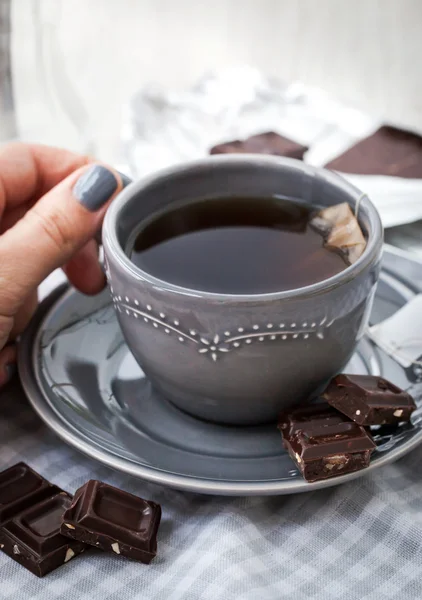 Cup of hot black tea — Stock Photo, Image