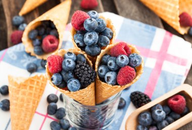 waffle koni taze çilek