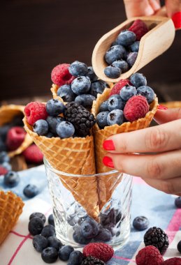 waffle koni taze çilek