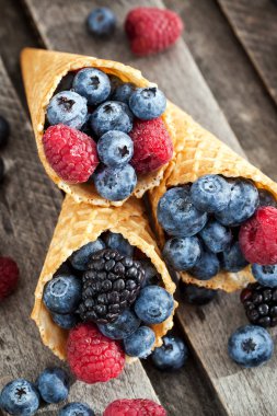 waffle koni taze çilek
