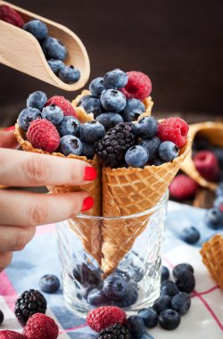 waffle koni taze çilek