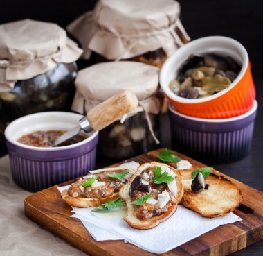 Mantar ve parmesan bruschetta 