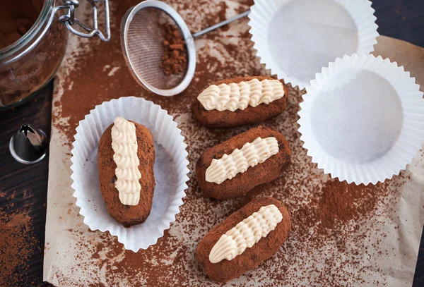 Chocolate truffle rum balls cakes — Stock Photo, Image