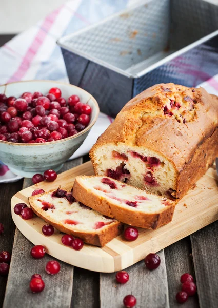 Lahodné čerstvé domácí brusinkovou bochník — Stock fotografie