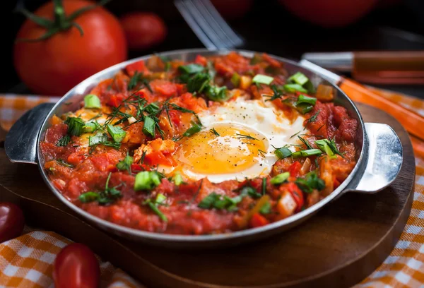 Shakshuka z pomidorów i jajek — Zdjęcie stockowe