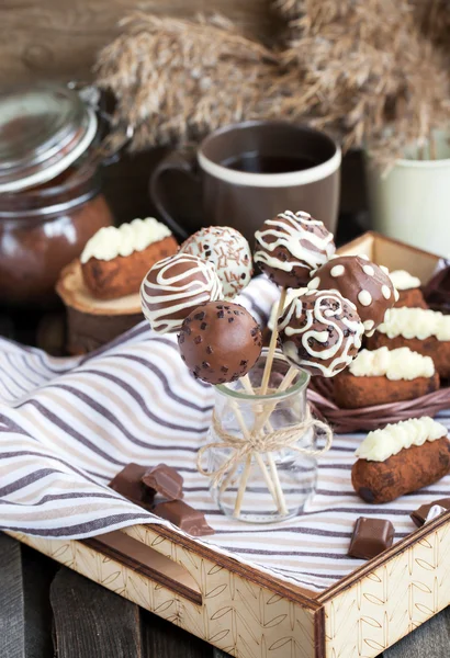 Homemade chocolate cake pops — Stock Photo, Image