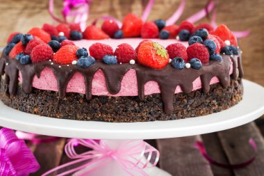 lezzetli frambuazlı cheesecake 