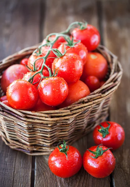 Fresh ripe tomatoes — Stock Photo, Image