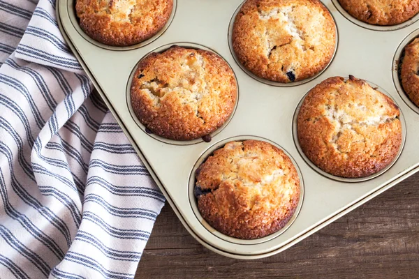 Φρέσκα σπιτικά, νόστιμα apple muffins — Φωτογραφία Αρχείου