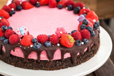 lezzetli frambuazlı cheesecake 