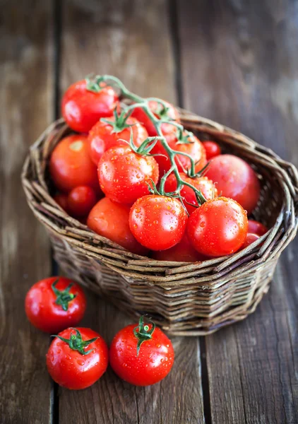 Fresh ripe tomatoes — Stock Photo, Image