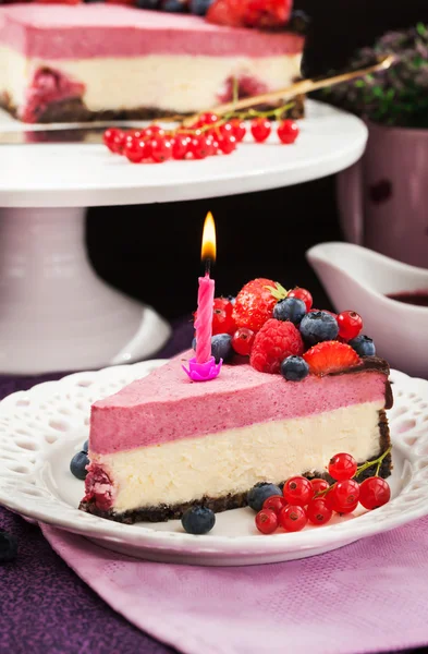Portion of delicious raspberry cheesecake — Stock Photo, Image