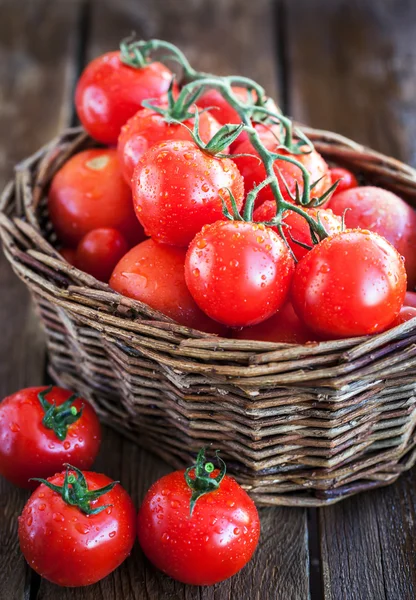 Fresh ripe tomatoes — Stock Photo, Image