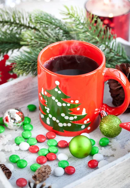 Christmas coffee cup and candies — Stock Photo, Image