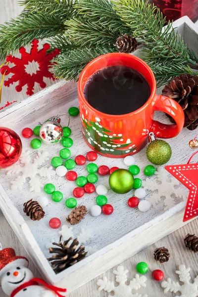 Weihnachten Kaffeetasse und Bonbons — Stockfoto