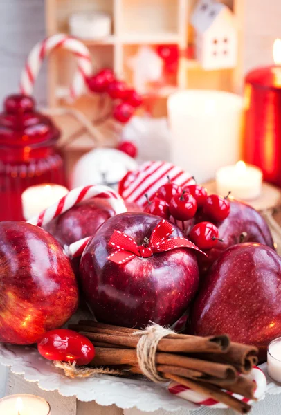 Composição de Natal com maçãs vermelhas — Fotografia de Stock