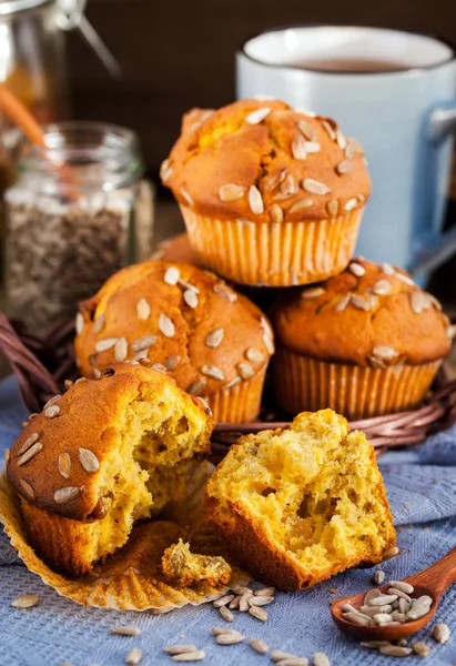 Frische hausgemachte leckere Kürbismuffins — Stockfoto